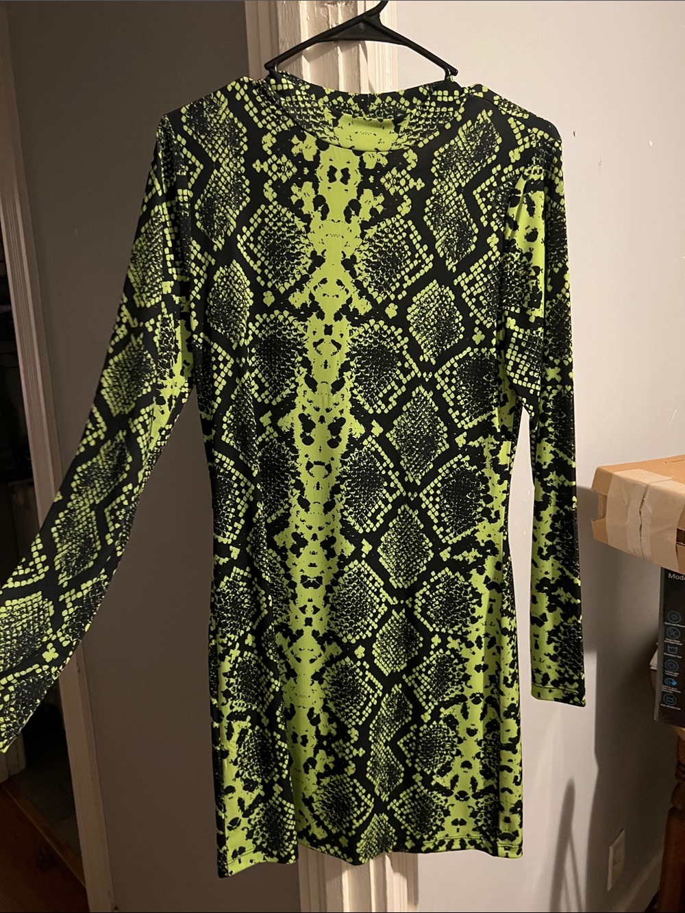 VENUS Neon Green & Black Snake-Print Reptile Coverup